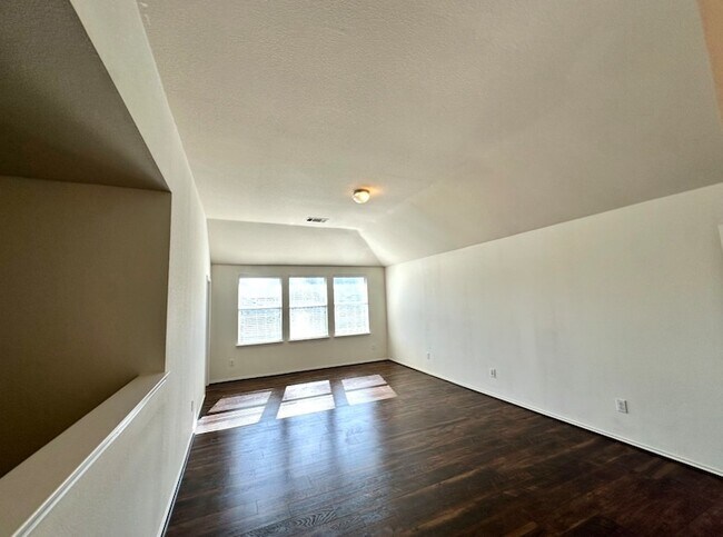 Building Photo - 224 Mulberry Dr