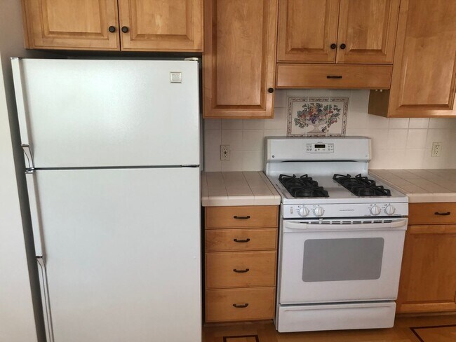 Building Photo - COMING SOON! Beautiful Home near Warner Brothers Studio! AVAILABLE 6/10/2026