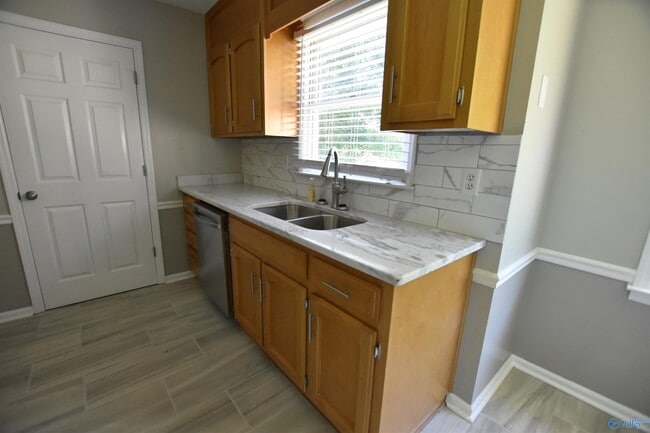 Building Photo - 12775 Sludder Cir