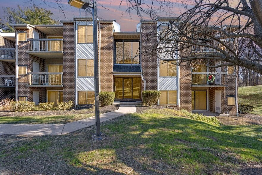 Building Photo - 13 Mullingar Ct