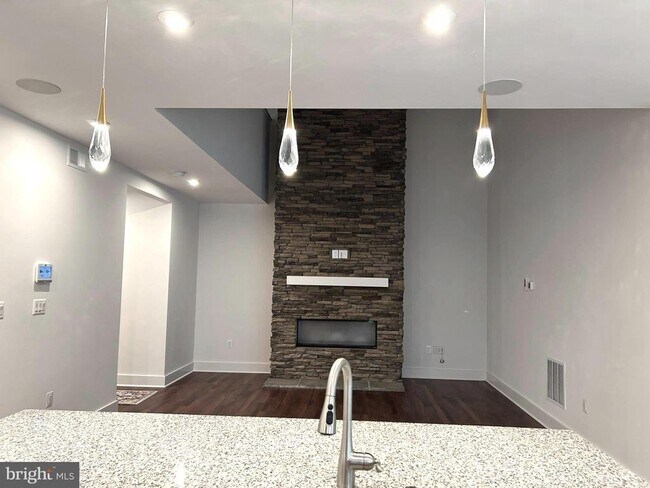 Building Photo - 8708 Southrun Ct