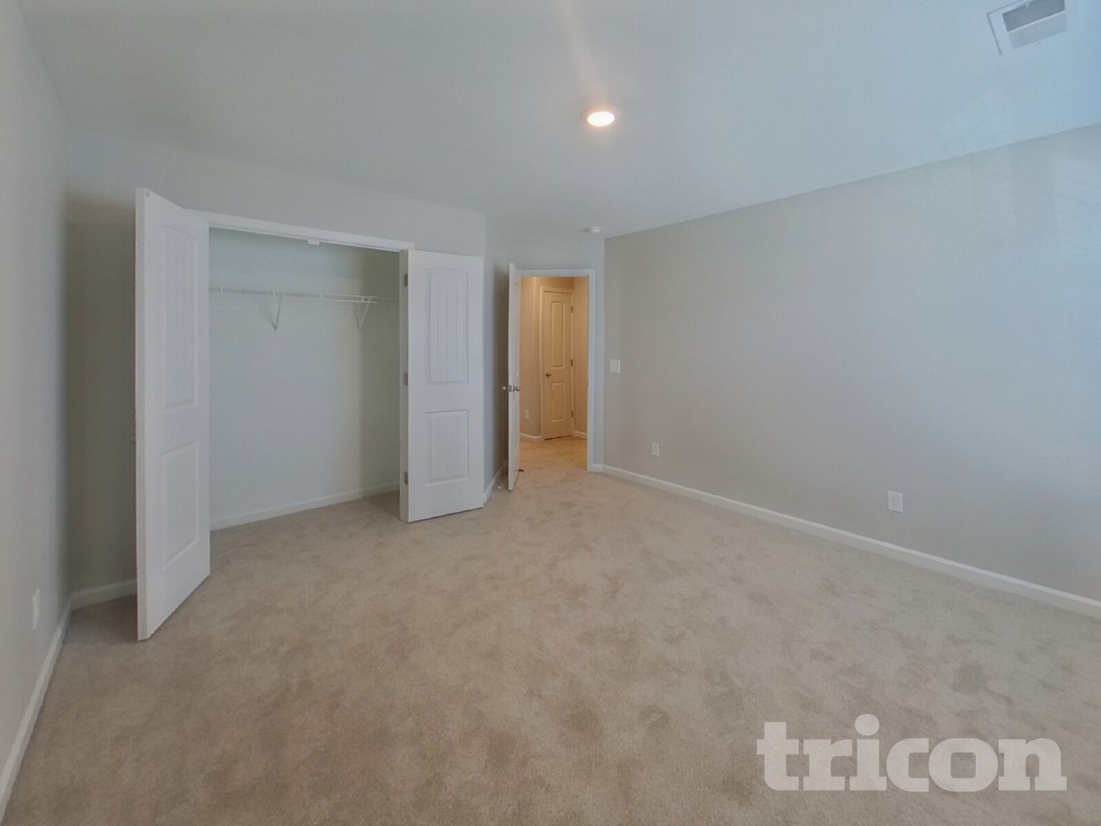 Building Photo - 2170 Southlea Dr