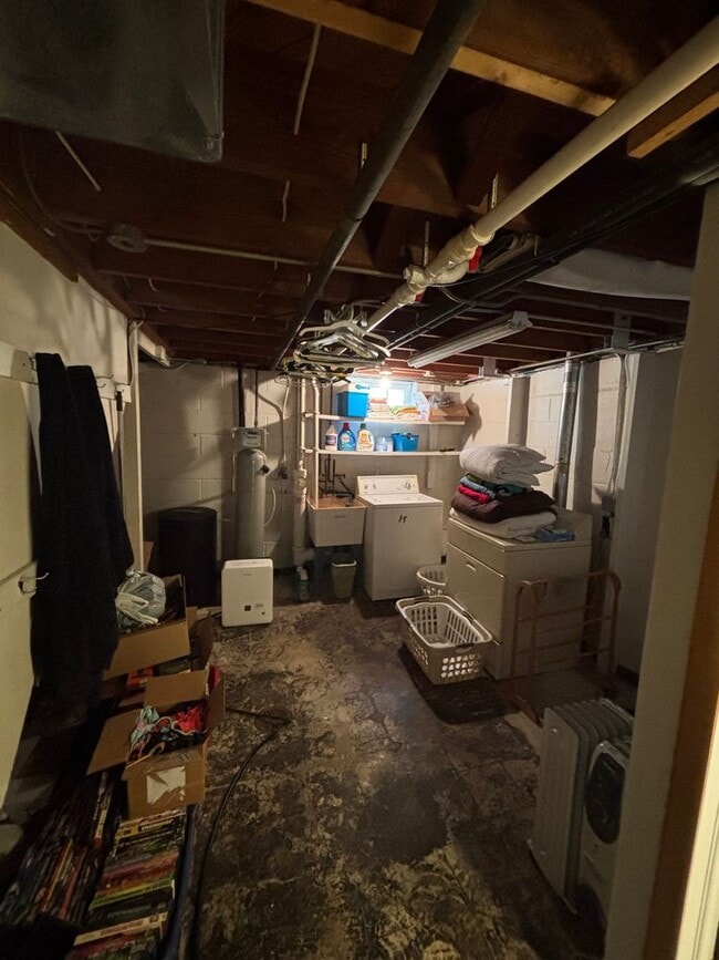 Building Photo - Spacious 3-Bedroom Home in Timmerman West,...