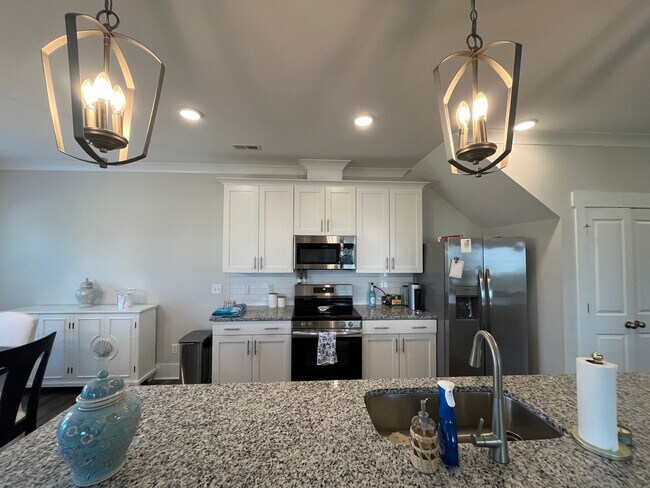 Building Photo - 7404 Springwater Dr