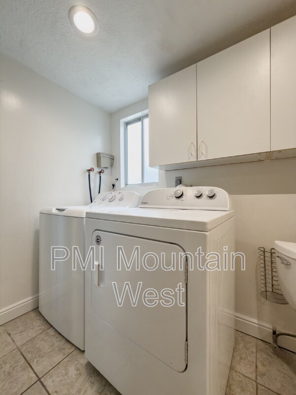 Building Photo - 4982 Aspen Shadow Ct