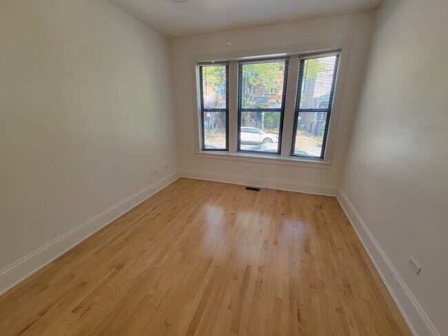 Building Photo - 3257 W Pierce Ave