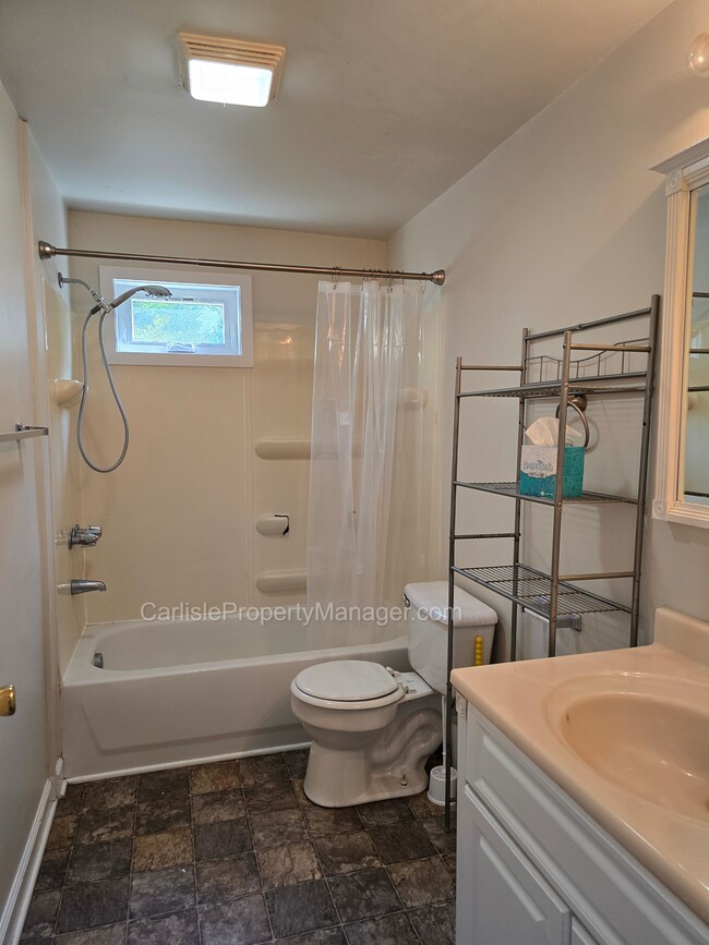 first floor bathroom - 616 W Louther St