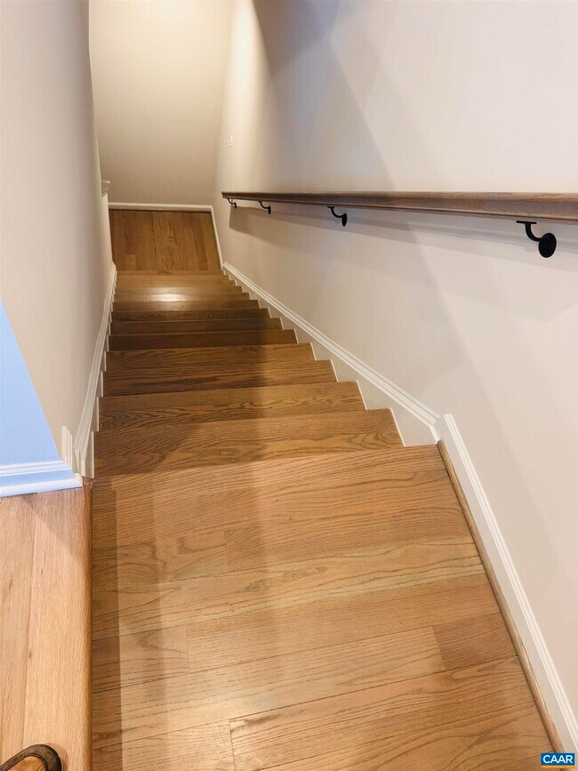 Building Photo - 2225 Woodburn Rd