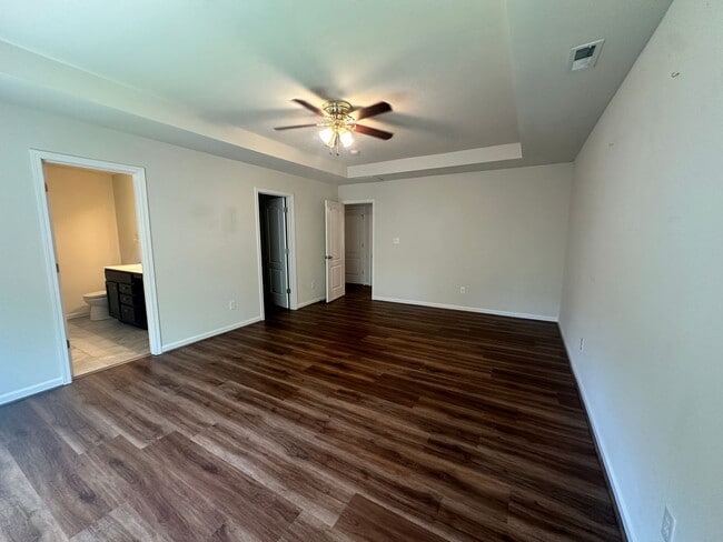 Building Photo - Spacious 4-Bedroom Home – Available Now!