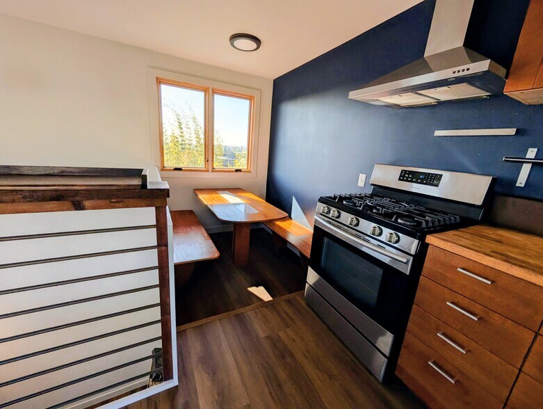 Building Photo - 3363 C St