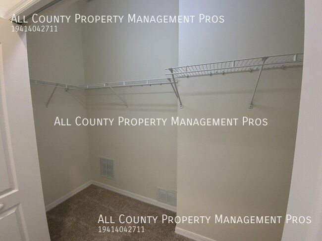 Building Photo - 5112 Far Oak Cir