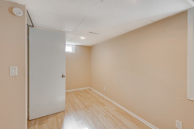 Building Photo - 700 24th Ave SE