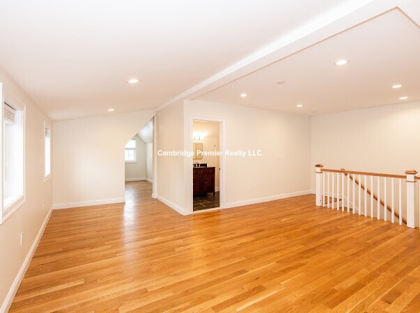 Primary Photo - 27 1st St