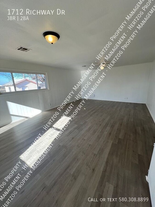 Building Photo - 1712 Richway Dr