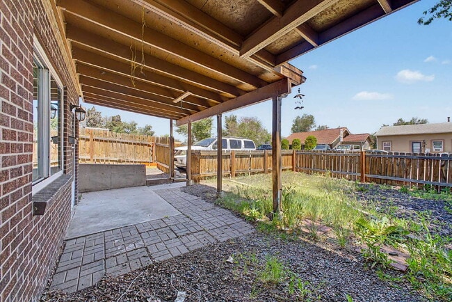 Building Photo - Garden Level 2 bedroom/1 bath for rent in Denver