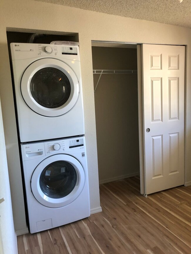 Building Photo - New Construction. Brand New large 2 bedroo...
