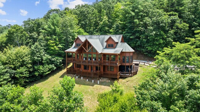 Building Photo - 121 Pontoosuc Dr