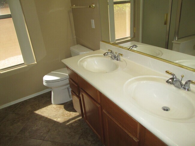 Building Photo - 421 S Dodge Dr