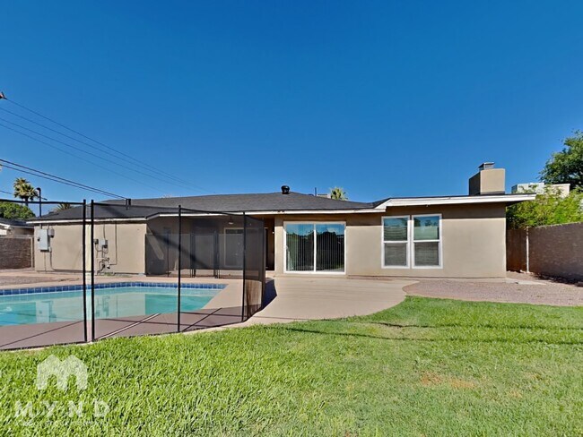 Building Photo - 3037 N 81st St