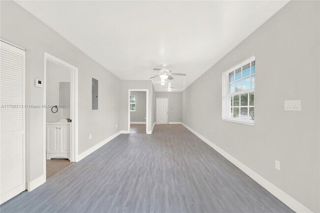 Building Photo - 10410 NW 28th Ave