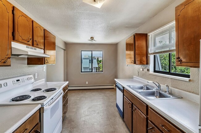 Building Photo - 455 Topaz Dr