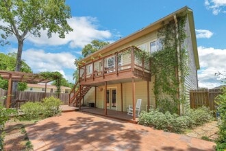 Building Photo - 226 Valmar