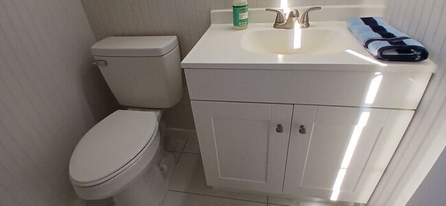 Building Photo - Fully Renovated Benbrook Beauty