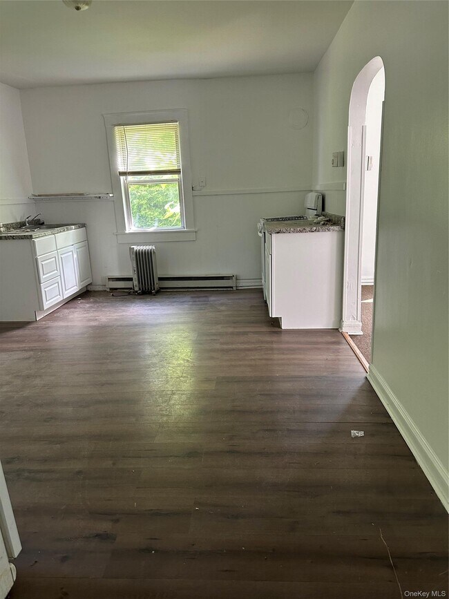 Building Photo - 1110 NY-94