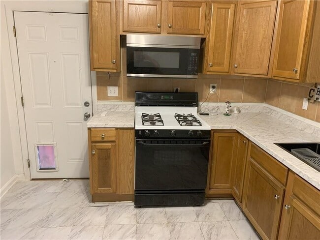 Building Photo - 1551 Ferno Dr NW