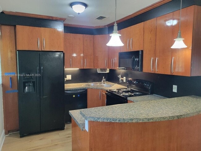 Building Photo - 1085 NW 133rd St