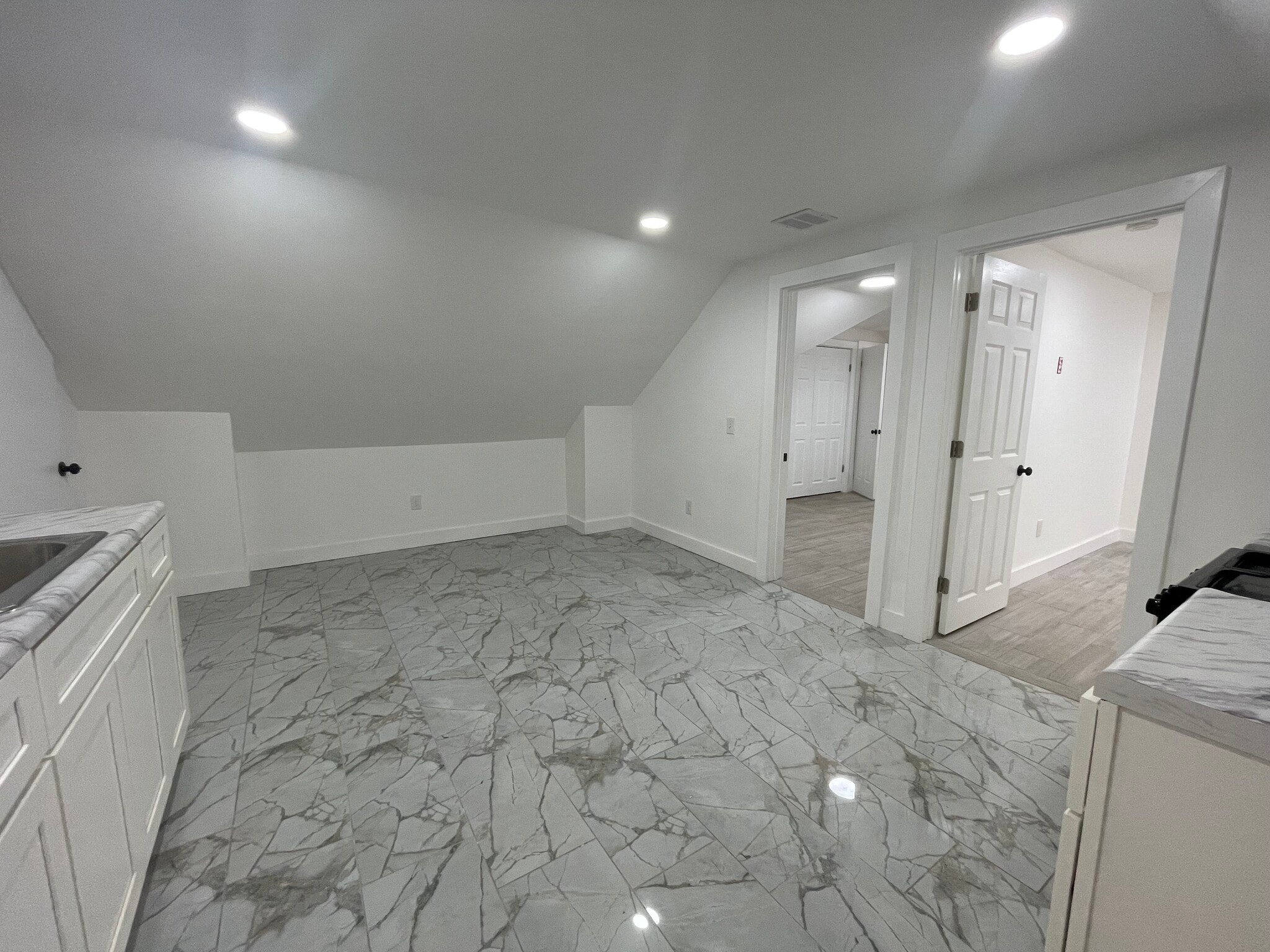 Living Room - 148 Chilton St