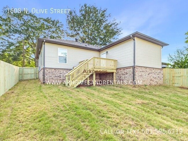 Building Photo - 1608 N Olive St