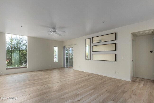 Building Photo - 1111 W University Dr