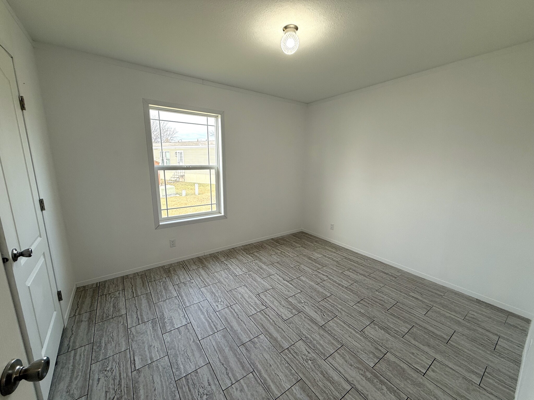 Building Photo - 4 Northglen Dr