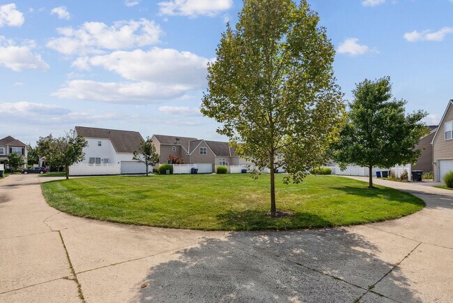 Building Photo - 7885 Waggoner Trace Dr