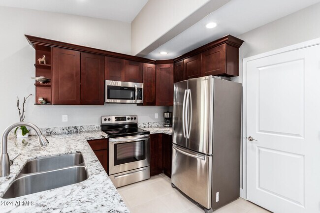 Building Photo - 2644 E Sylvia St