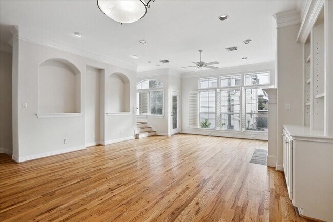 Building Photo - 3930 Blossom St
