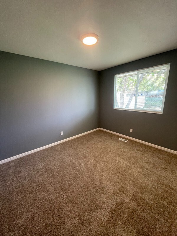 Building Photo - 2861 Cayenne Dr