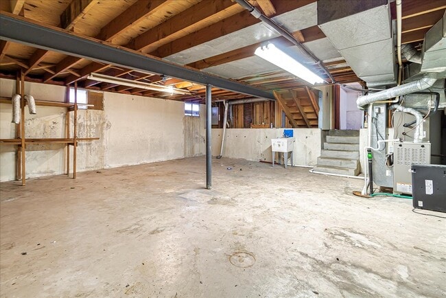 Building Photo - 318 Goodrich Dr