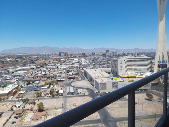Building Photo - Stunningly Remodeled Studio High-Rise Unit...