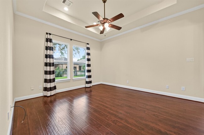 Building Photo - 4727 Lake Village Dr