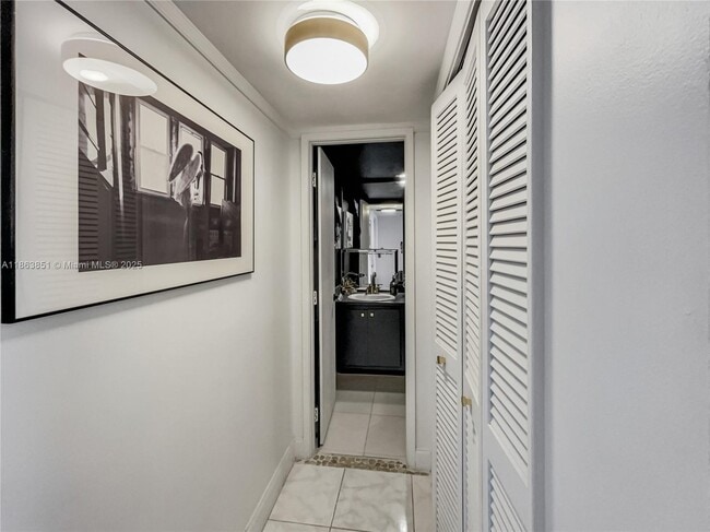 Building Photo - 2661 S Course Dr
