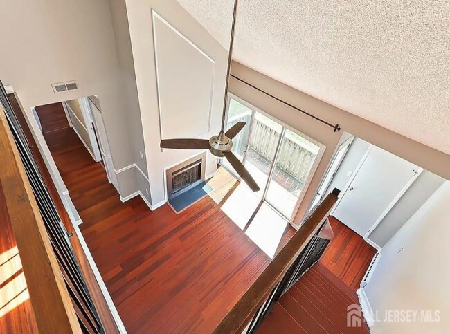 Building Photo - 1010 Aspen Dr