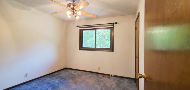 Building Photo - 820 Indian Hills Dr