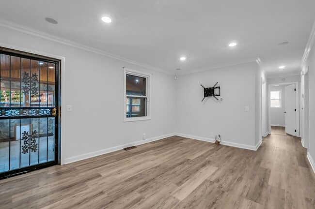 Building Photo - 7453 Harrow Dr