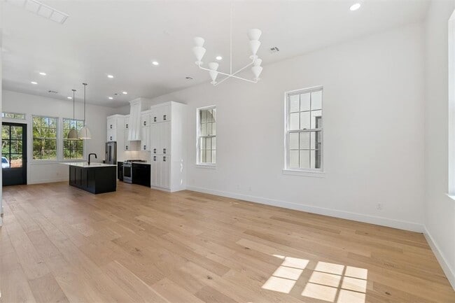 Building Photo - 18821 Selah Wy