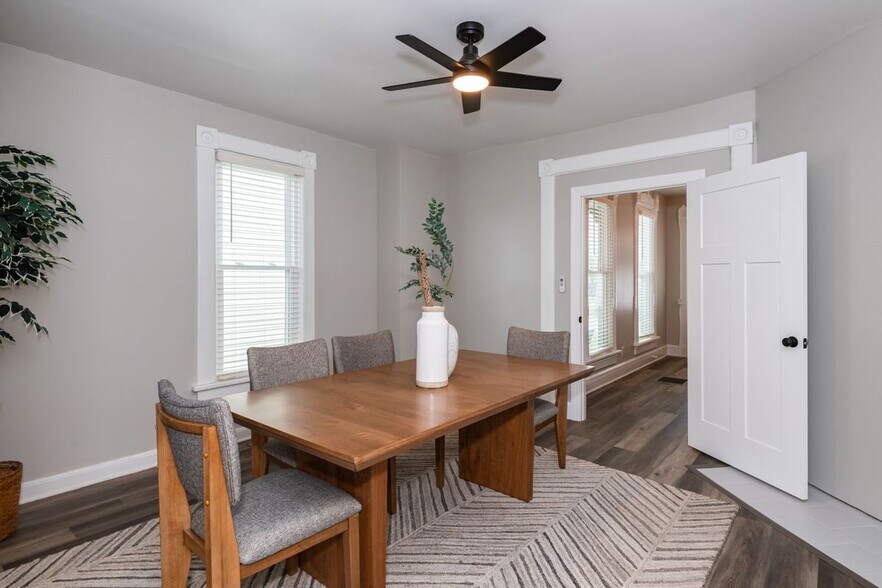 Building Photo - 130 Mound St