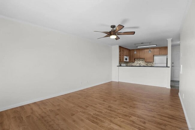 Building Photo - 3030 Suncrest Dr