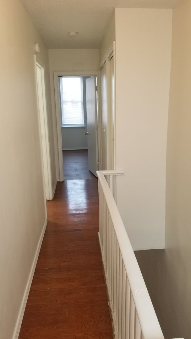 Building Photo - 5211 Glenloch St
