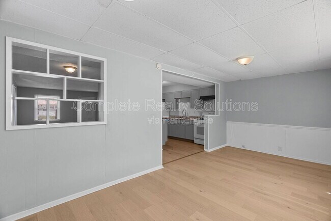 Building Photo - 416 Lanark Rd